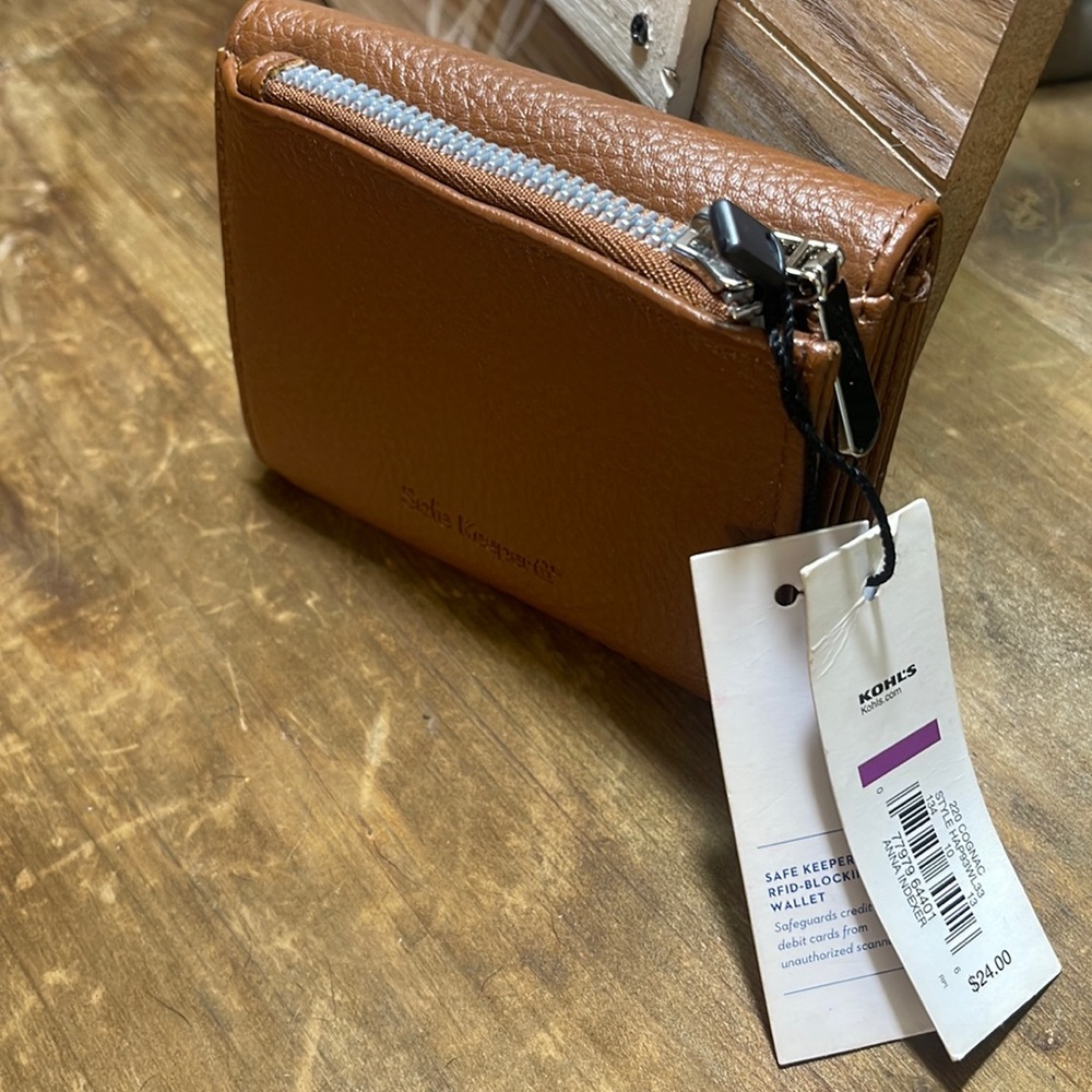 NWT APT.9 Safekeeper Wallet